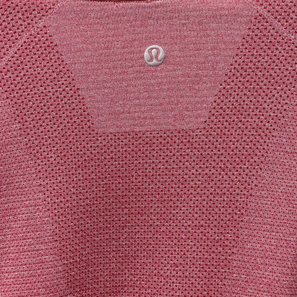 Mens XL LuLu long sleeve.